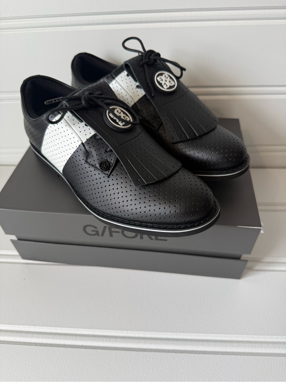 G/FORE GFORE GALLIVANTER PERFORATED LEATHER KILTIE GOLF SHOE Women 8M Black NEW - Picture 2 of 7